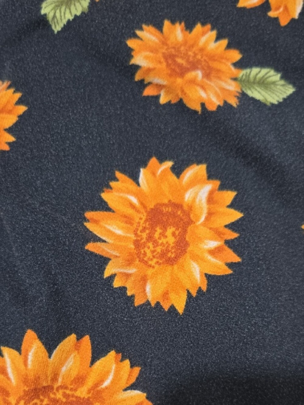 Koolaburra Two Piece Pajama Set Sunflowers Black Loungewear Size Small - Picture 8 of 10